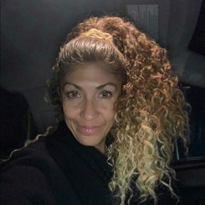 Meet your Posher, Yvette